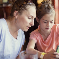 Un 78% de los padres no sabe cómo proteger a sus hijos de los peligros de Internet, según datos de un estudio
 