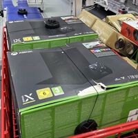 Liquidación de videoconsolas Xbox Series X en el outlet de MediaMarkt, con descuentos en estos modelos de exposición
