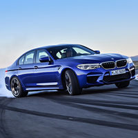 Más de tres décadas condensadas en 4 minutos: así ha crecido el BMW M5 hasta tener 600 CV