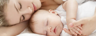¿Cuándo empiezan los bebés a dormir toda la noche? 