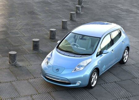 Nissan Leaf 2011 1600 03