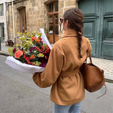 Adidas lanza las nuevas sneakers en color arena que sustituyen a los mocasines en tu vuelta al trabajo 