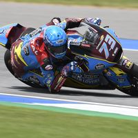 Álex Márquez pone la directa al título de Moto2 con una gran pole position en Buriram