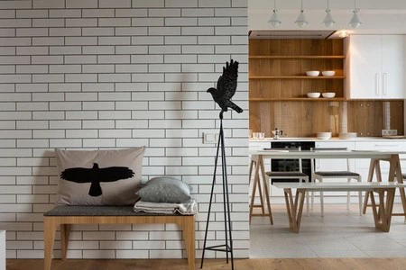 Puertas abiertas: un moderno apartamento en Kiev en blanco y gris, con detalles de la naturaleza