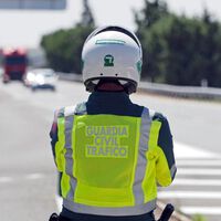 La DGT sale a la caza del móvil: arranca la nueva campaña de vigilancia en carretera 