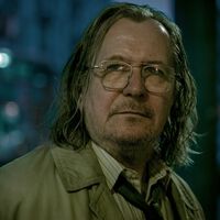 Gary Oldman se avergüenza de ella y cree que es la peor película de su carrera: "Hasta me dan pena los árboles que talaron para imprimir el guion"