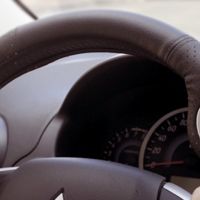 Dentro de poco podrás manejar el móvil desde un ratón en el propio volante del coche