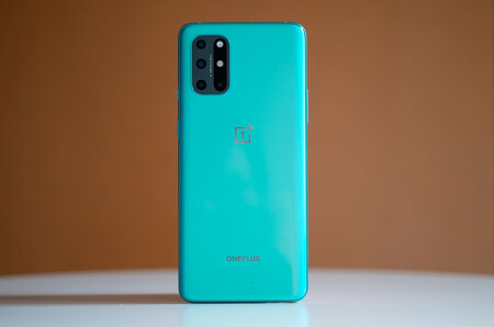 Los OnePlus 8 y OnePlus 8T comienzan a actualizarse a Android 12 con OxygenOS 12 estable