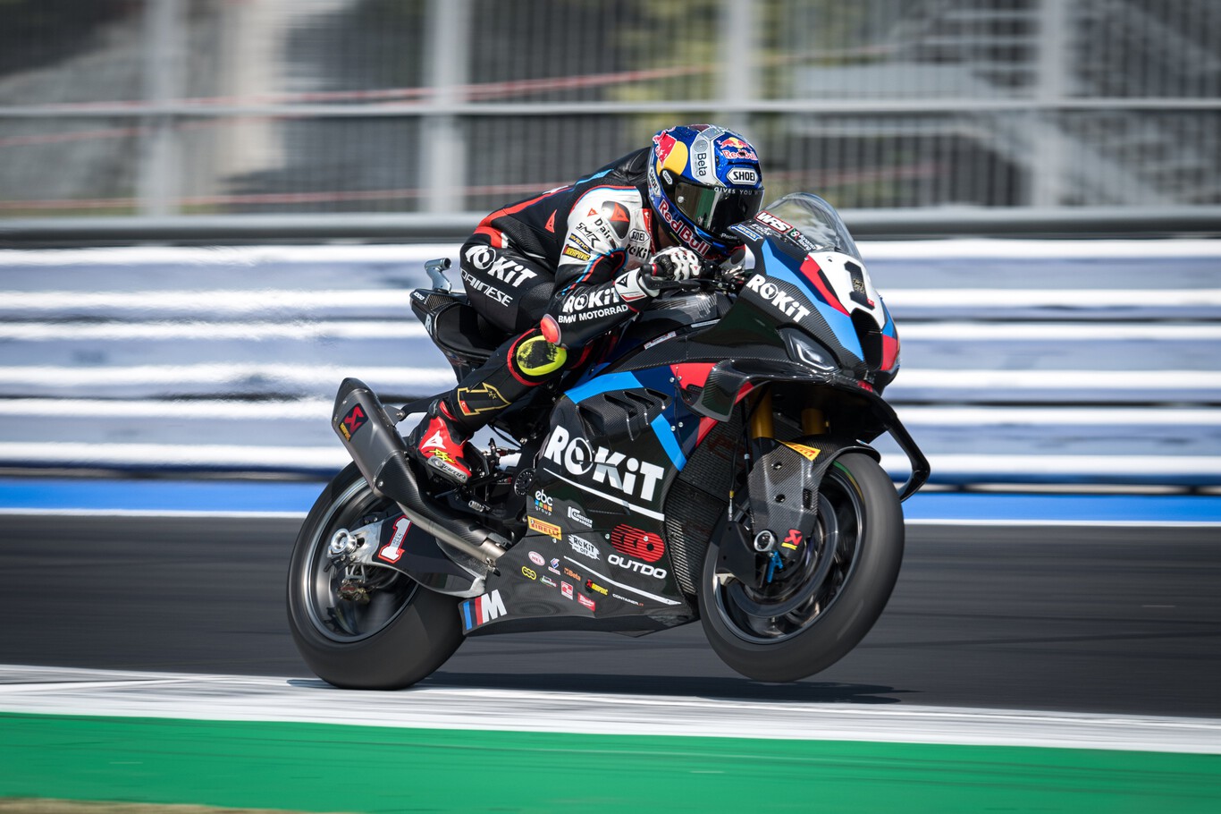 Toprak Razgatlioglu sorprende a las Ducati en Misano para celebrar su ascenso a MotoGP