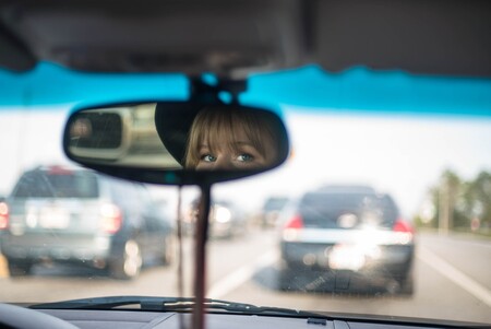 El efecto elefante del que alerta la DGT: qué es, por qué es peligroso y cómo podemos evitarlo en el coche