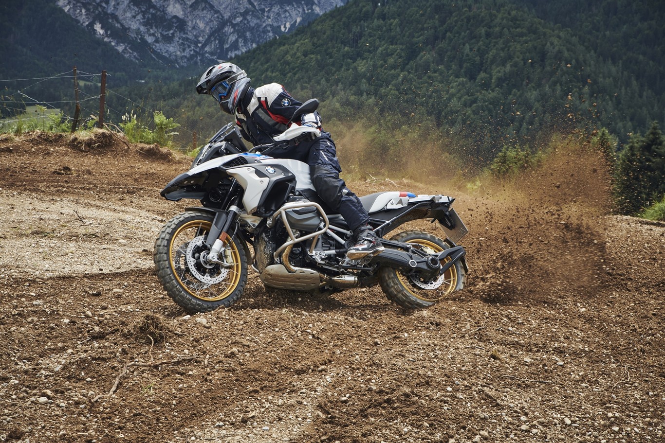 BMW R 1250 GS 2019: La reina se refuerza con 136 CV, 143 Nm y distribución variable