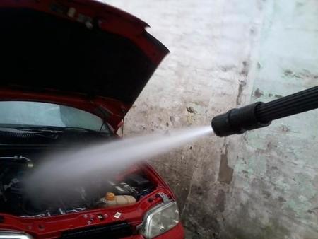 Tips para lavar el motor de tu auto