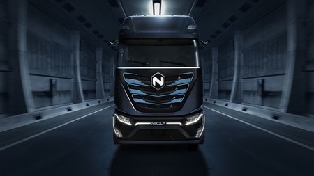 Nikola Tre: un camión eléctrico con 400 km de autonomía que llegará a Europa en 2021 como anticipo del modelo de hidrógeno