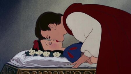Blancanieves, la nueva atracción de Parques Disney, se estrena con críticas por incluir el beso del príncipe "sin consentimiento"