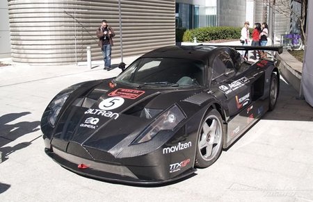 Rápido, cámbiales las baterías a mis 700 caballos. Regreso a Motorpasión Futuro