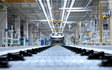 El sector automovilístico vuelve a rodar: todos los coches que vuelven a fabricarse en España, del SEAT León al Renault Captur