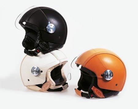 Tod's te protege en la moto con sus cascos
