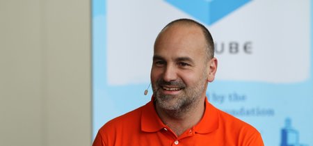 Mark Shuttleworth explica por qué Ubuntu abandonó Unity