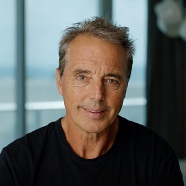 Dan Buettner, experto en longevidad: "Hago solo dos comidas al día porque es lo que hacen las personas más longevas del mundo" 