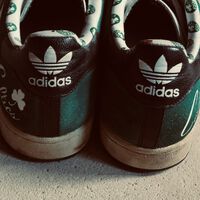 El Corte Inglés trae las nuevas Adidas Samba a sus rebajas: con tachuelas, de piel y a casi mitad de precio 