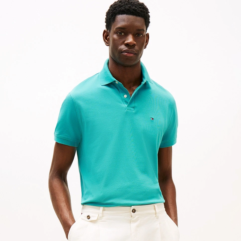 Tommy Hilfiger - Polo regular con bandera bordada de Tommy Hilfiger.