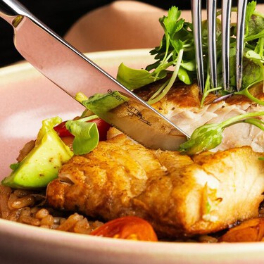 Ahora que el pollo está barato, 3 recetas fáciles y rendidoras para aprovecharlo al máximo y ahorrar