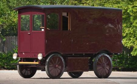 Un eléctrico de 1909 vendido por 127.500 dólares