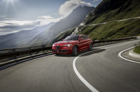 Alfa Romeo Stelvio, el primer SUV de los italiano es una bestia de 505 hp