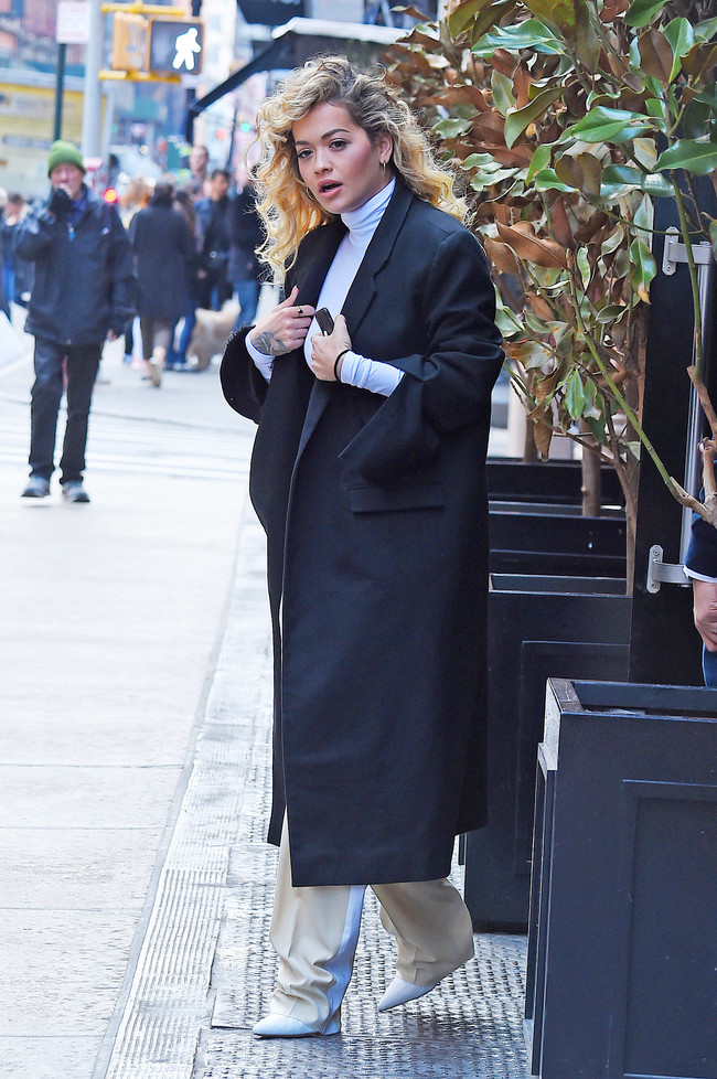 rita ora look estilismo ouftit