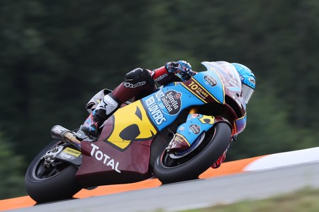 Álex Márquez da un hachazo en el mundial de Moto2 tras una victoria sin competencia en Brno