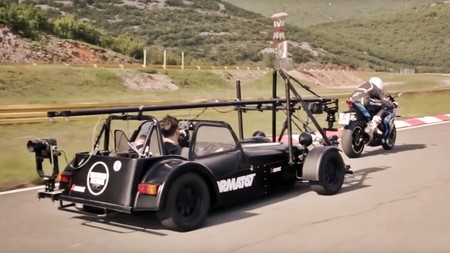 Siete motos y un coche: Así se rodó el espectacular vídeo del tributo de Akrapovič a las Superbike
