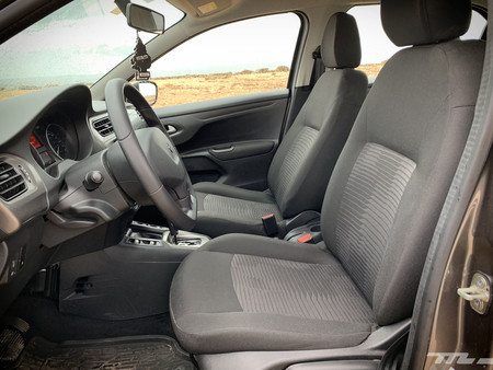 Peugeot 301 plazas delanteras