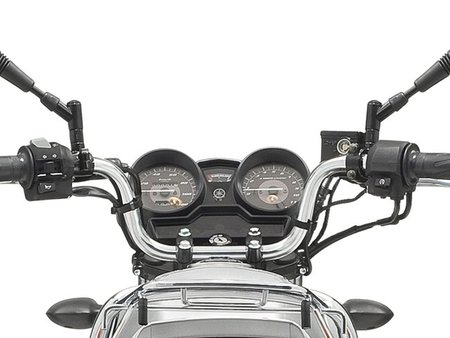 El cuadro de mandos de la YBR es muy completo