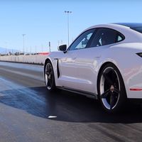 El Porsche Taycan presume su impresionante aceleración en video