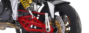 ¿Cómo funciona el sistema de dirección de la Bimota Tesi?