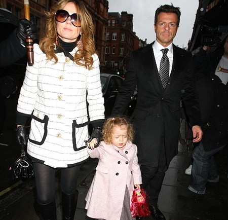 Geri Halliwell quiere boda con embarazo