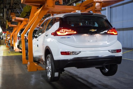 ¿Cuántas unidades del Chevrolet Bolt podrá General Motors producir y vender el primer año?