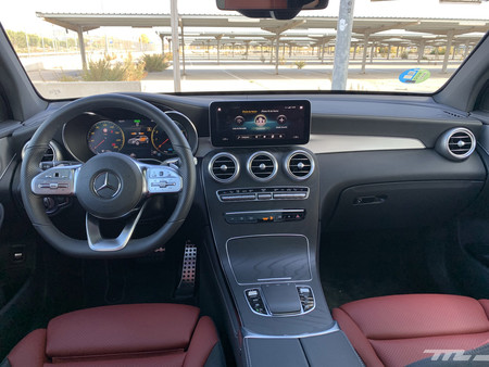 Mercedes-Benz GLC 200 4matic interior