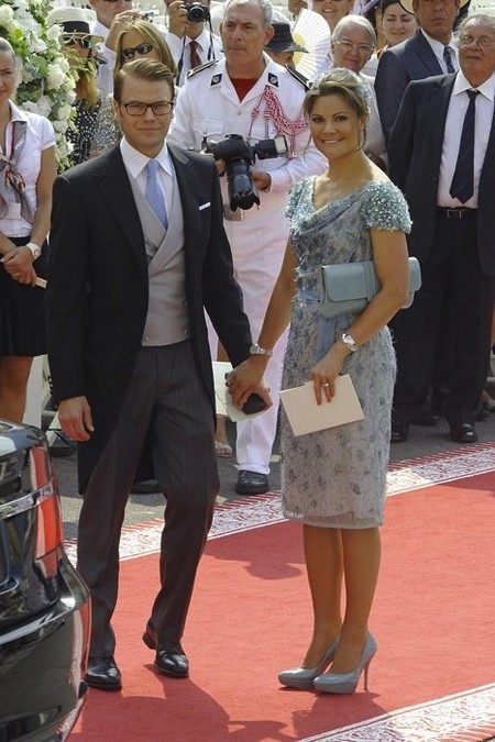 ¡Corre Vicky, huye de los paparazzi, huye!