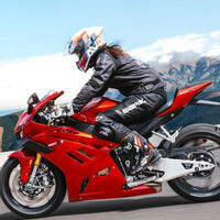 La moto china que lo estaba petando rompe el motor en masa… y la marca responde con cambios, devoluciones y compensaciones inéditas que hacen temblar a Japón y Europa 