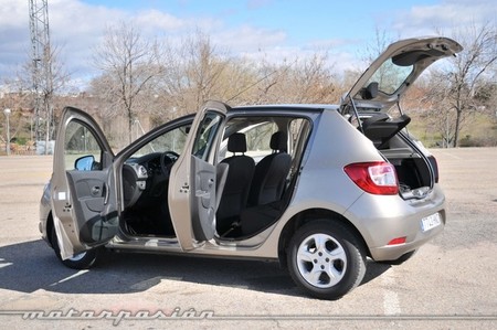 Dacia Sandero Puertas abiertas