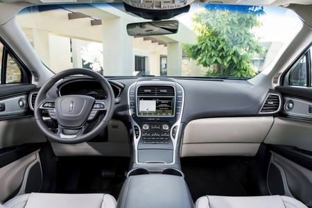 Lincoln Nautilus 18