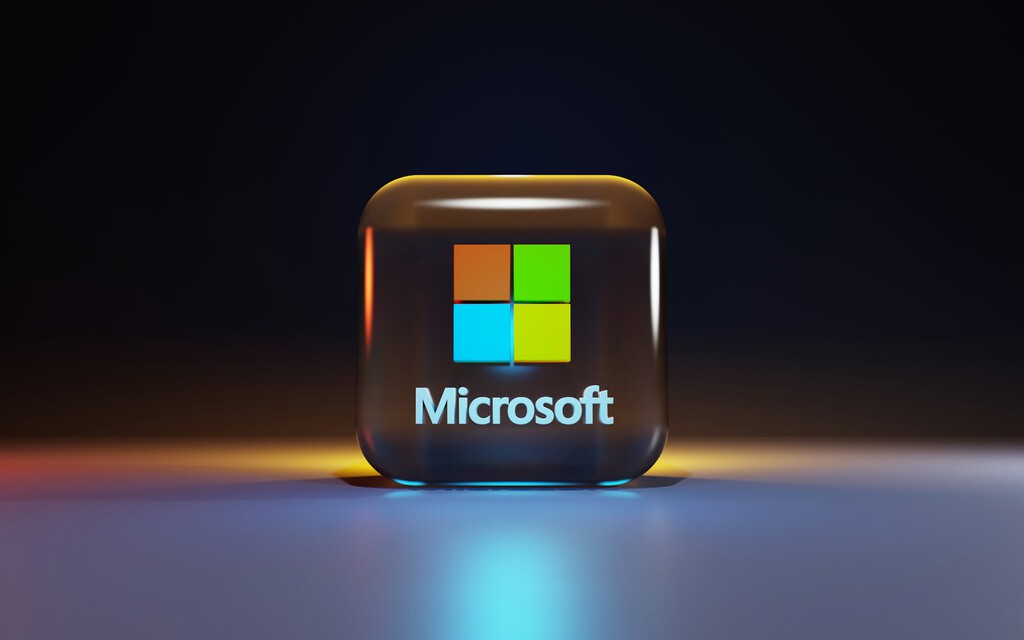 Microsoft despidió a 9.000 empleados. Han vuelto a contratar en Xbox con un anuncio (mal) hecho con IA 