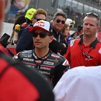 Algo huele a chamusquina con Jorge Martín. Se ha operado otra vez, Aprilia no dice nada y vuelve a estar de baja a una semana de los test 