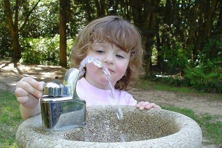 Recomendaciones de ingesta de agua en los niños