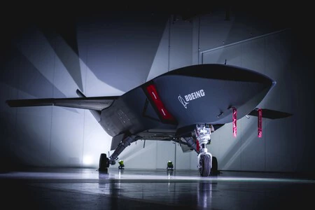 Así es el Boeing MQ-28, un "murciélago fantasma" de combate que vuela con inteligencia artificial
