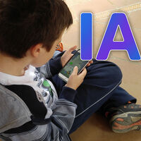 Quizá el nuevo problema no es cuándo le damos el primer móvil a nuestros hijos, sino cuándo les dejamos usar ChatGPT