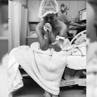 "Se ha creado un hueco en mi corazón": Chrissy Teigen se sincera sobre la pérdida de su bebé en una emotiva carta
