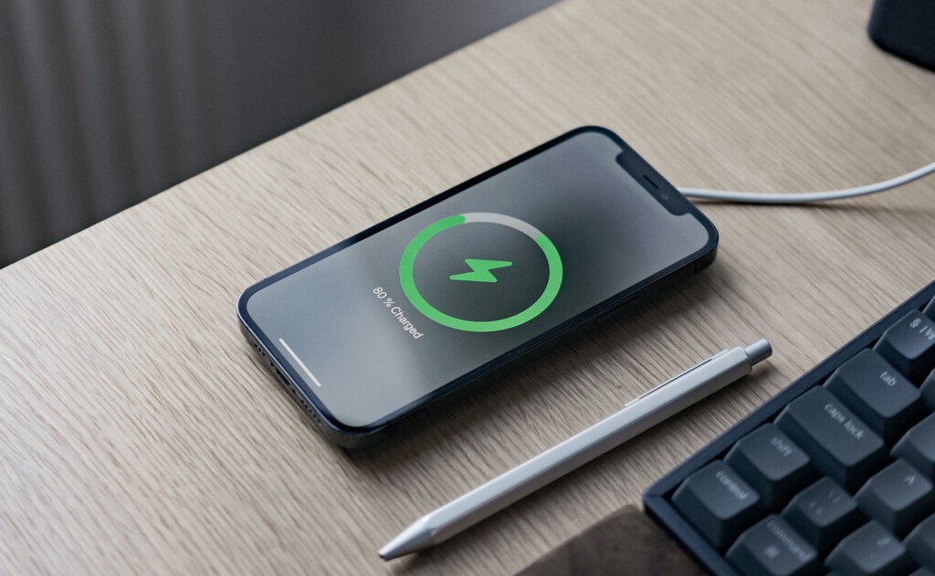 El iPhone 15 apunta a una batería de duración sin precedente y carga ultra rápida de 40W El iPhone 15 apunta a una batería de duración sin precedente y carga ultra rápida de 40W