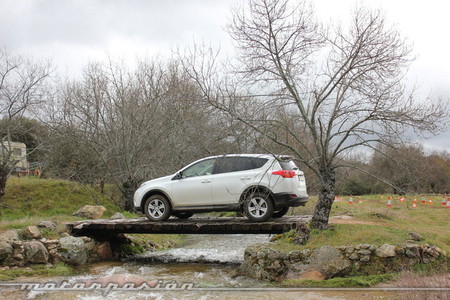 Toyota RAV4, miniprueba off-road en San Lorenzo de El Escorial